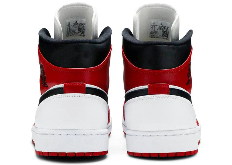 Air Jordan 1 Retro High OG "Chicago Lost and Found 1985" sneakers